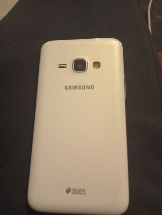 Samsung J1 (2016)
