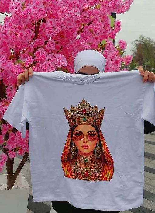 Женская футболка - Milliy uygʻunlikdagi zamonaviy futbolkalar