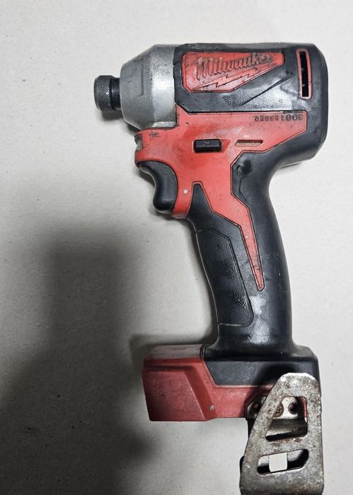 Impact milwaukee defect! placa arsa