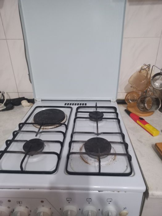 Продается газ плита с электродуховкой