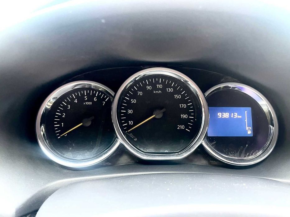 Продам машину Logan