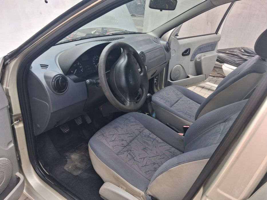 Se vinde dacia logan 14 mpi