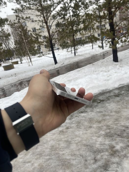 Продам iphone 12