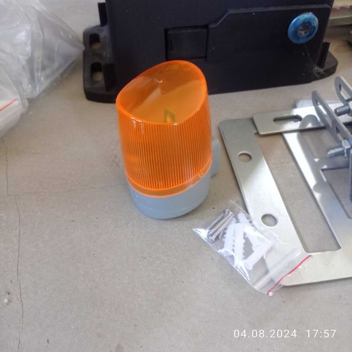 Електромотор и автоматика за плъзгаща портална врата