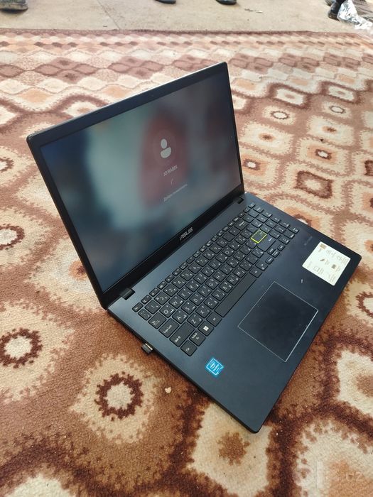 Modeli ASUS xotirasi 512gb
