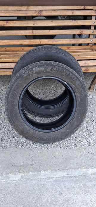 2 бр. Гуми Yokohama 215 60 16
