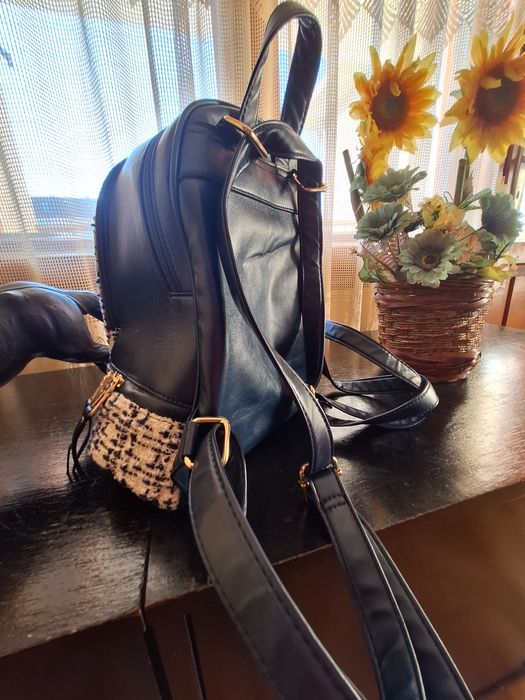 Дамска    раница