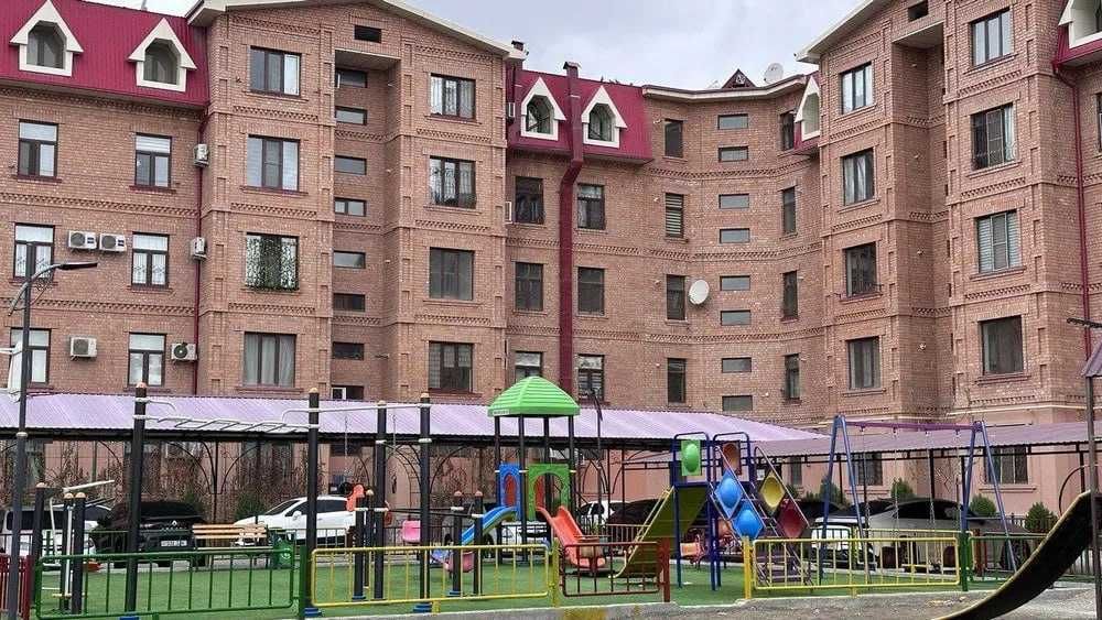 Нукус центрда 3комнаталы уй семейныйларга квартирага бериледи!
