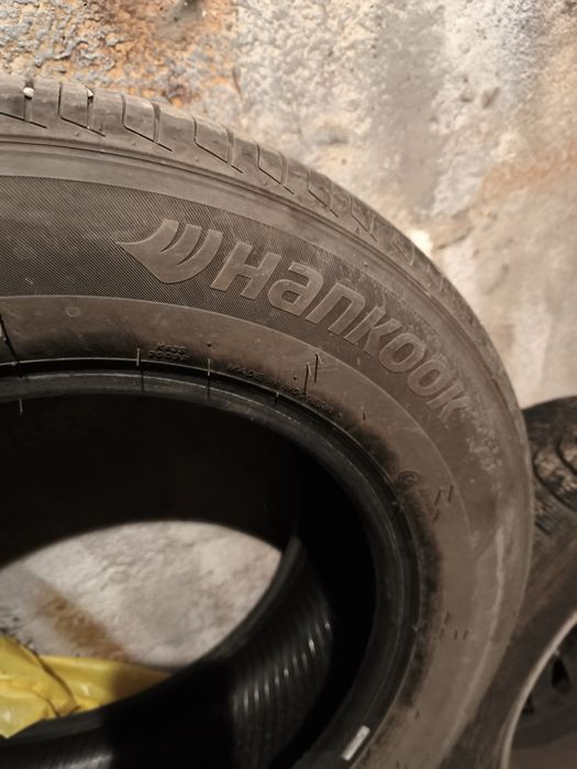 Продавам 4броя летни гуми215/60/16, 2броя Debica, 2броя Hankook,супер