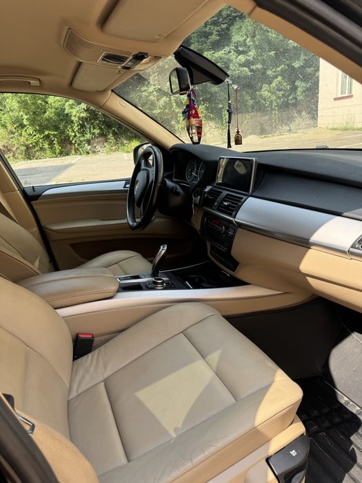 Bmw x5 motor 3’mii diesel 258 de cai cutuie automata 8 trepte 2013