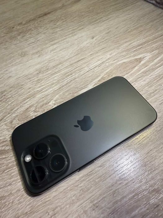 IPhone 15 pro 256 gb