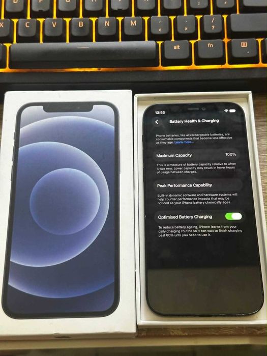 Vând iPhone 12 64GB