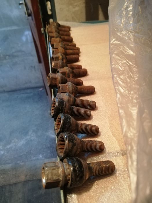 Болтове и секрет за джанти от БМВ Е36