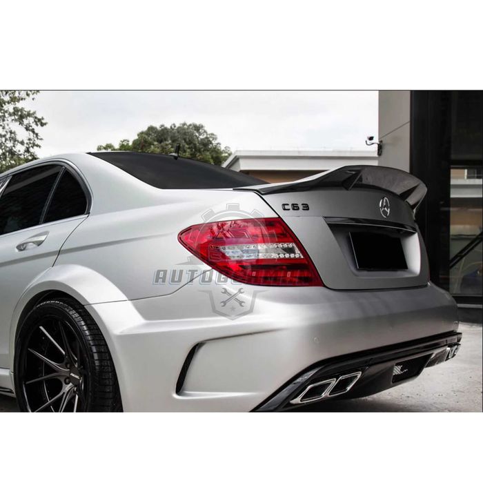 Лип спойлер Mercedes C class W204 багажник R style черен гланц