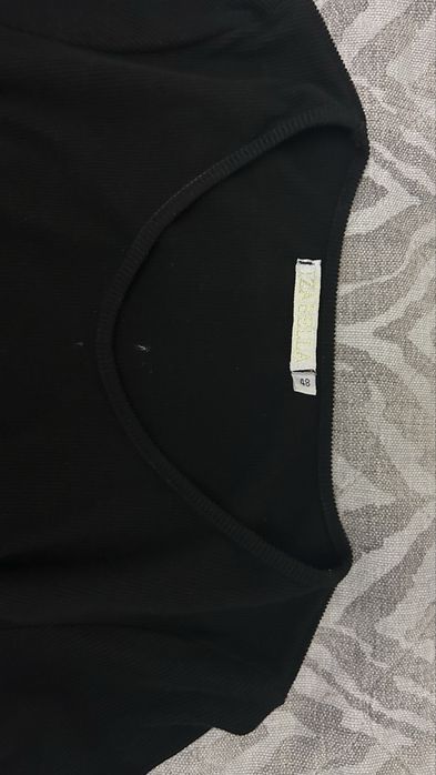 приталиное платье с свободными руковами