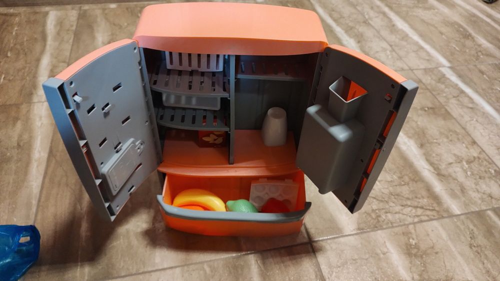 Детски хладилник.