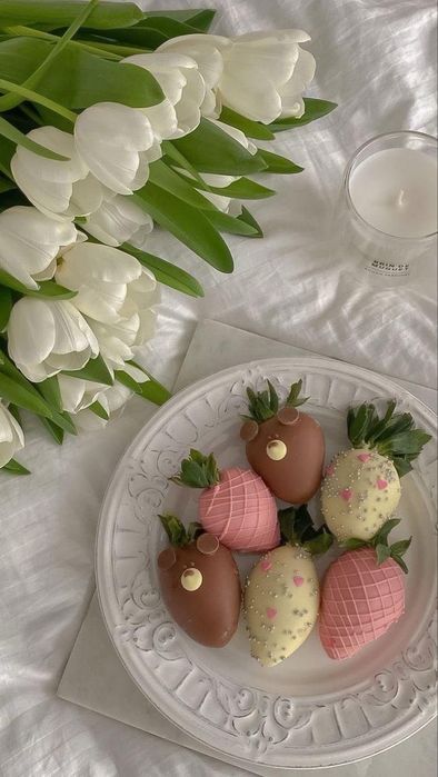 Клубника в шоколаде. Подарки девочкам