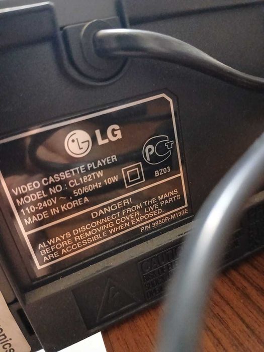 Видеомагнитофон LG