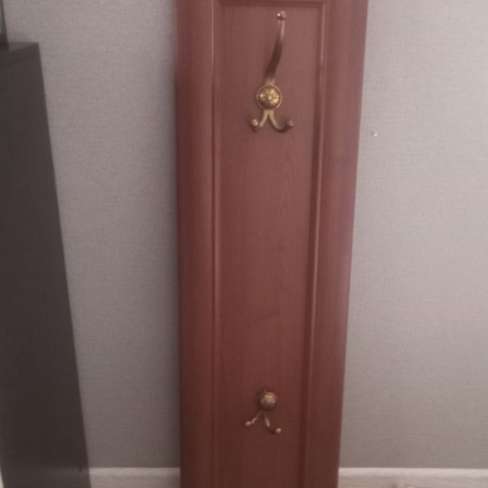 Вешалка навесная