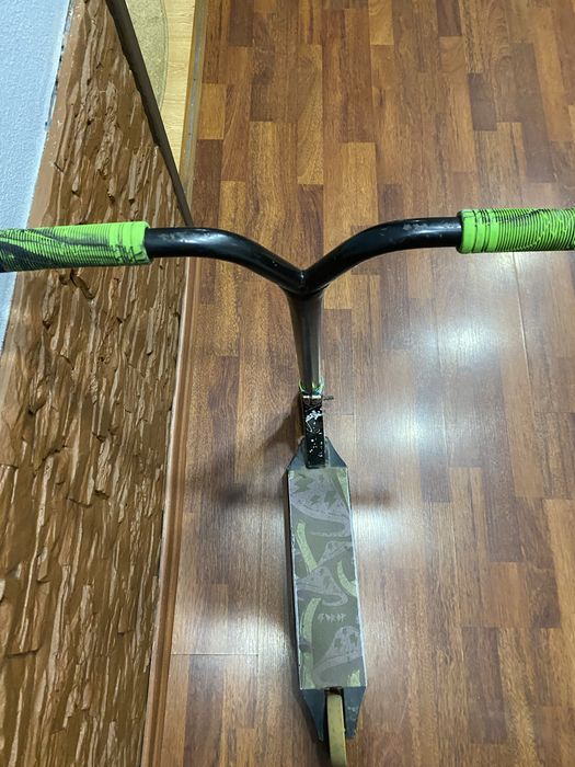 Продам самокат трюковой