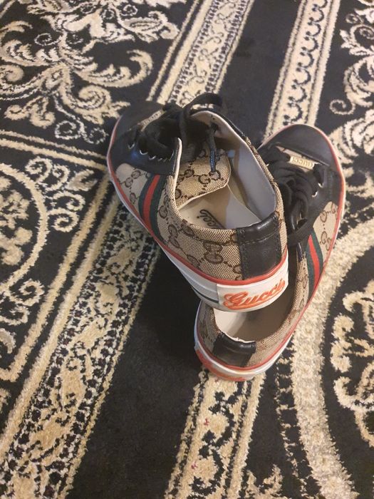 Papuci  Gucci model frumos .size  36