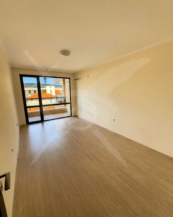 Продава се Двустаен апартамент в к.к. Слънчев бряг - 74 кв.м за 1800 €/кв.м - Снимка #1