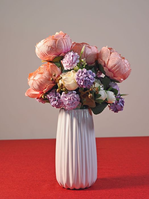 Сватбена украса от висококачествени изкуствени цветя