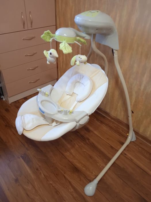 Продам шезлонг качелю