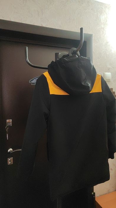 Куртка для мальчика около 8 лет