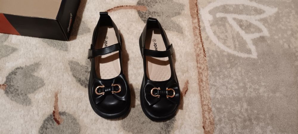 Детски обувки номер 36