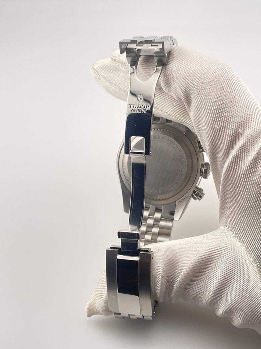 Часы Tudor Black Bay Chrono