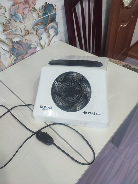 Настольный маникюрный пылесос