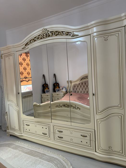 Спальный гарнитур