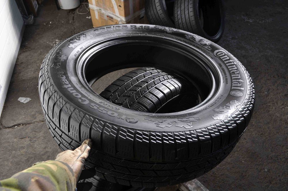 SET 2 Anvelope Iarna 235/65 R18 CONTINENTAL CrossContact 110H