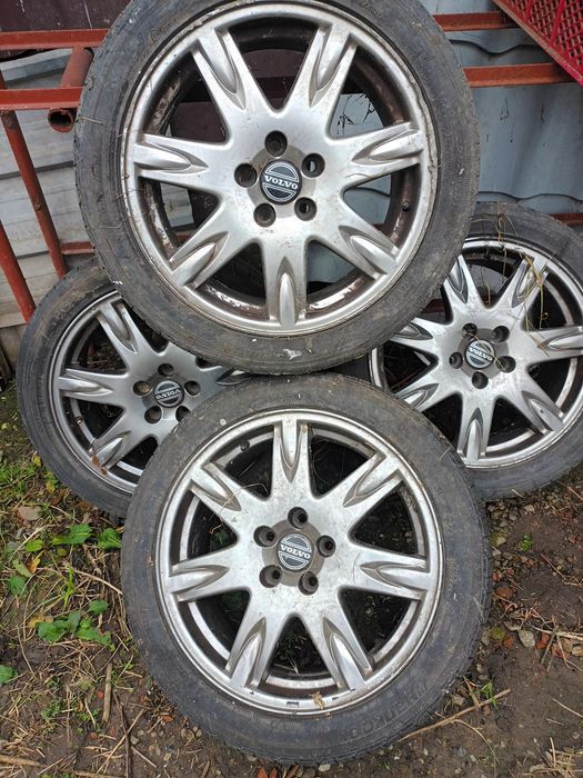 Vând volvo pentru dezmembrări. Motor impecabil