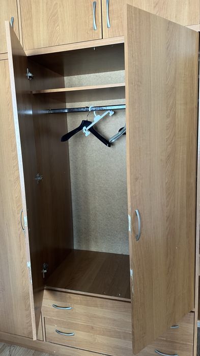 Продам шкаф с зеркалом б/у