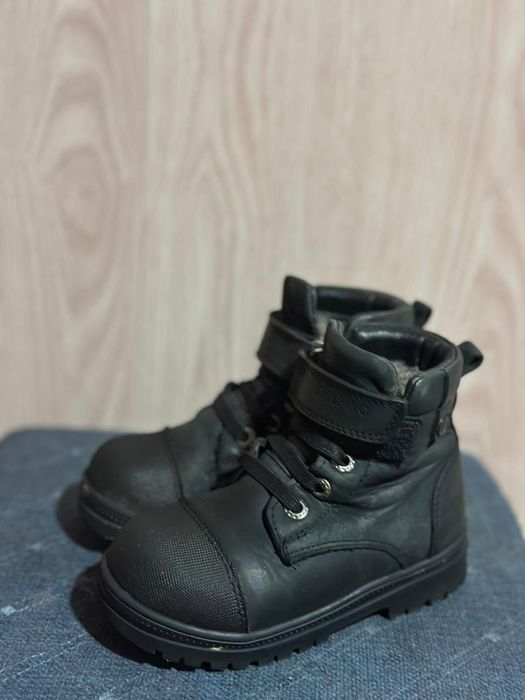 Продам обувь детскую