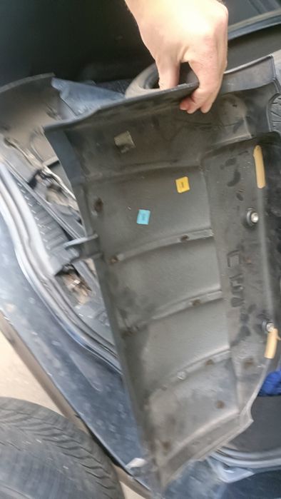 Vând Capac motor Mercedes C și E Class  2.2 cdi