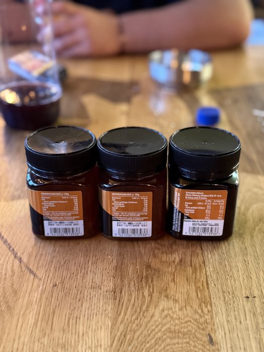 Miere Manuka Originala Mgo 100 + sigilata in termen pret 150 lei