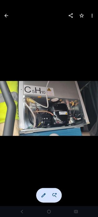 Frigider 91 litri cu congelator