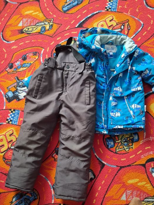 Продам зимнюю куртку с брюками для мальчика