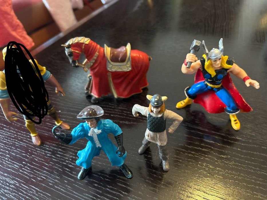 Figurine jucarie - papusi, printi, printese , vrajitoare
