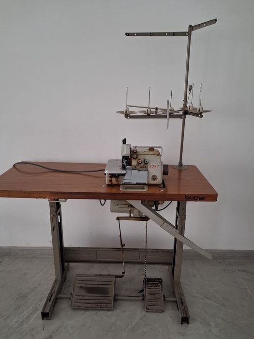 Срочно продаю швейную машинку в отличном состоянии