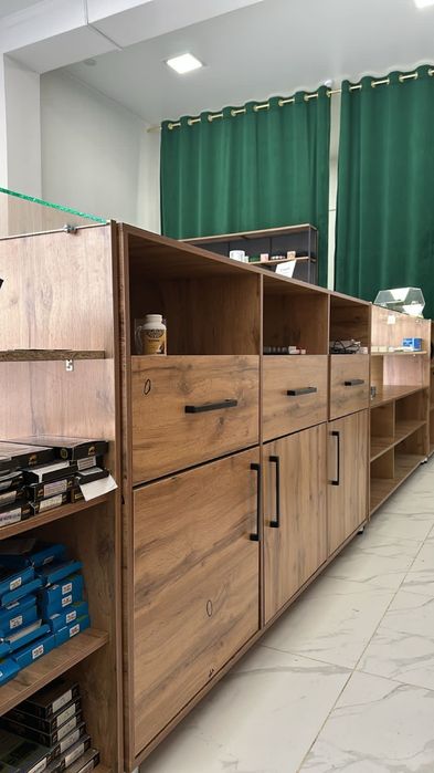 Витрина для сотовых аксессуаров