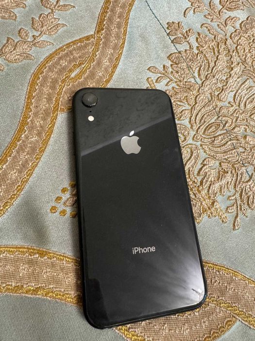 Продаю iPhone XR 128 GB
