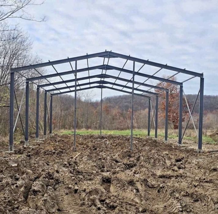 Vand hale metalice la pret de sezon