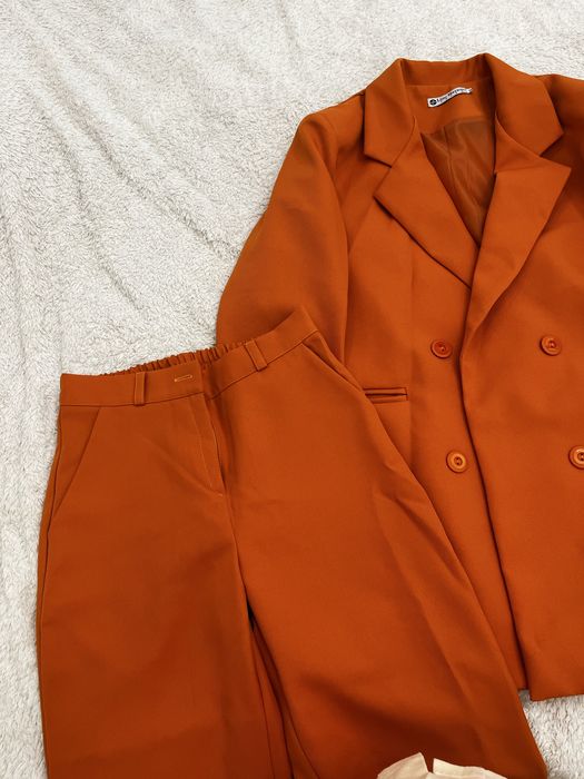 Брючный костюм новый