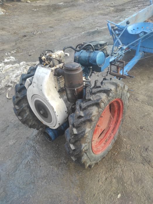 Vând motocultor diesel