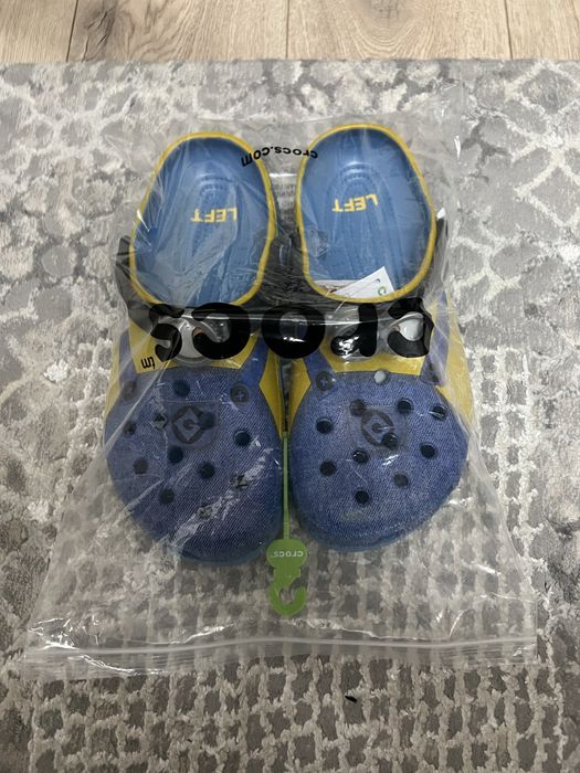 Crocs x minions 28 cm