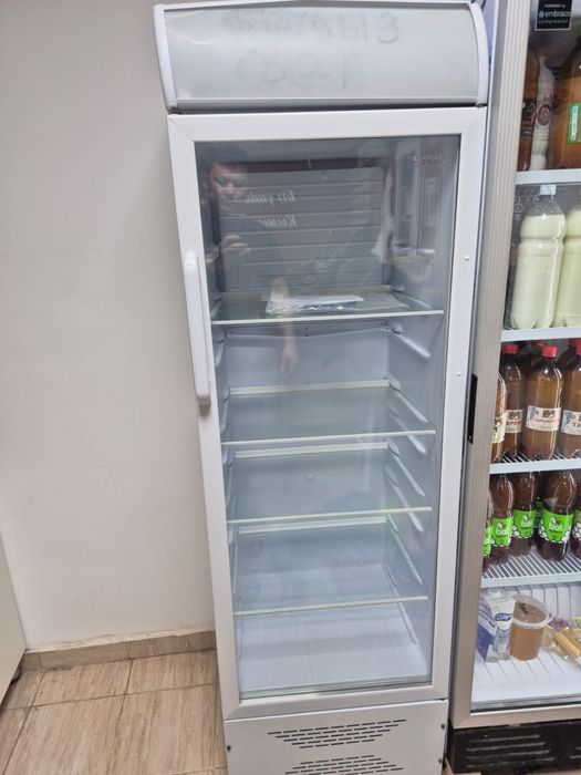 Витринный холодильник